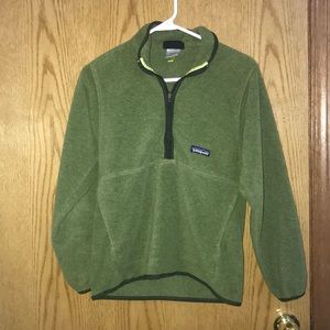 Patagonia Quarter-zip pull over!!💚